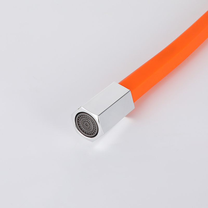 彩色通用万向水龙头管-01