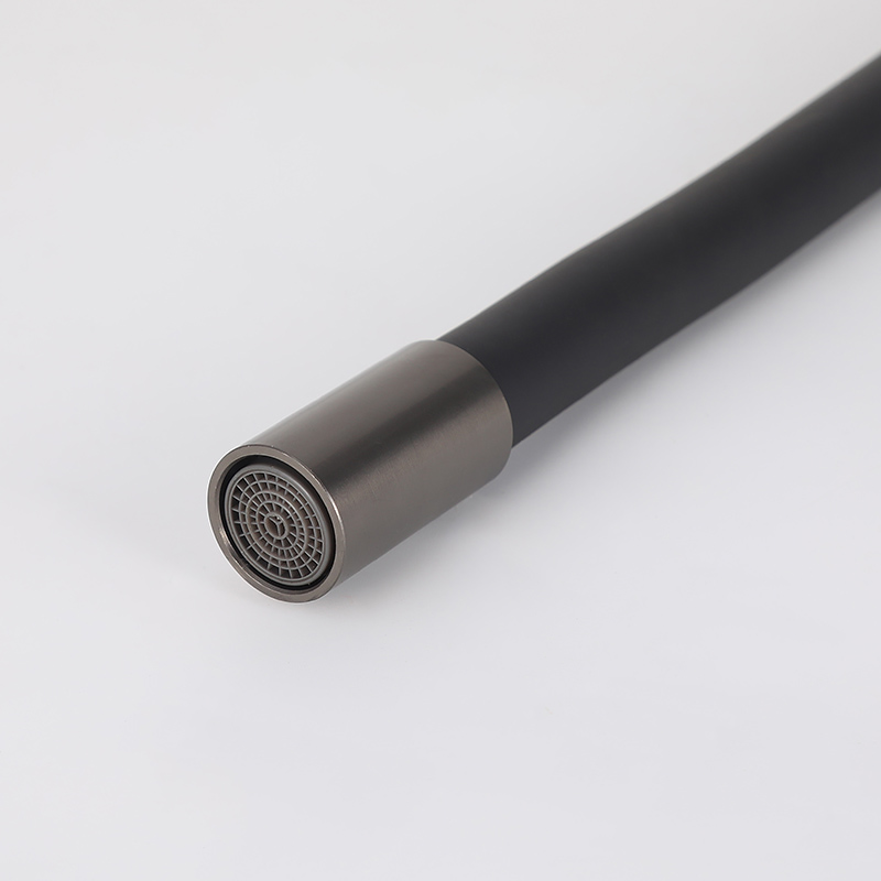 彩色通用万向水龙头管-05