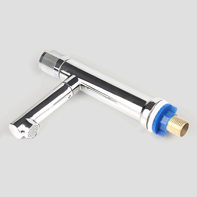 银色单冷水龙头