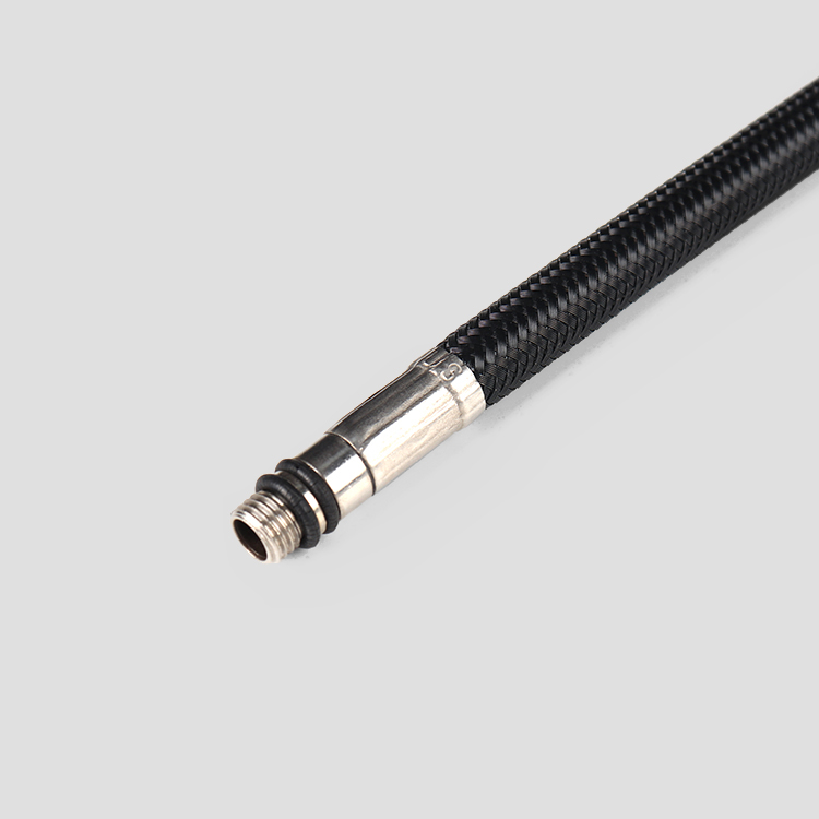 银色面盆冷热水龙头